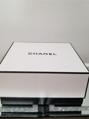 CHANEL White and Black Logo Gift Box